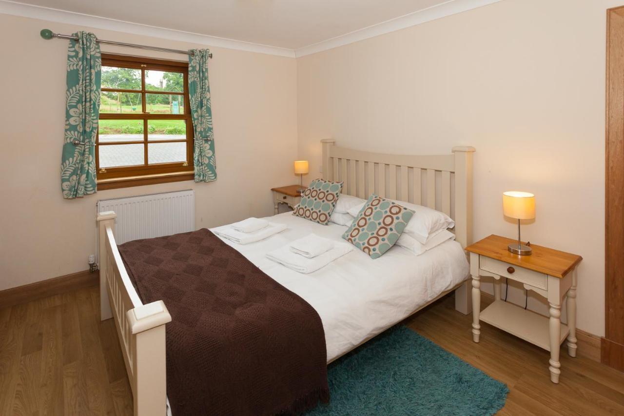 Honeysuckle Cottage At Williamscraig Holiday Cottages リンリスゴー エクステリア 写真